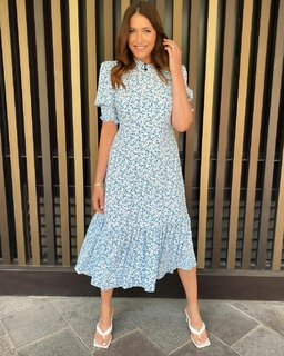 Lisa Snowdon feet photo thumbnail