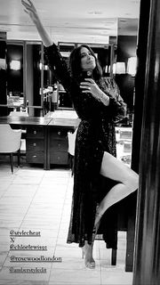 Lisa Snowdon feet photo thumbnail