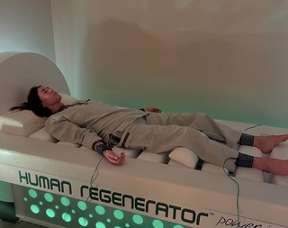 Lisa Snowdon feet photo thumbnail