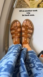 Lisa Snowdon feet photo thumbnail