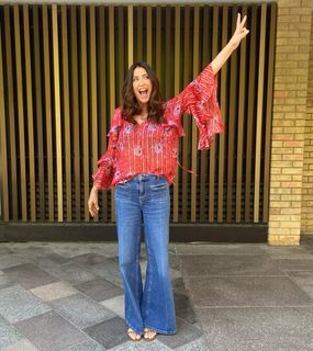 Lisa Snowdon feet photo thumbnail