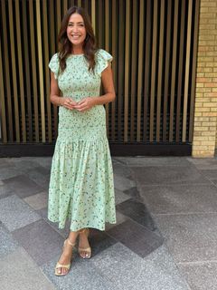 Lisa Snowdon feet photo thumbnail