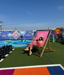 Lisa Snowdon feet photo thumbnail