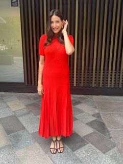 Lisa Snowdon feet photo thumbnail