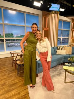 Lisa Snowdon feet photo thumbnail