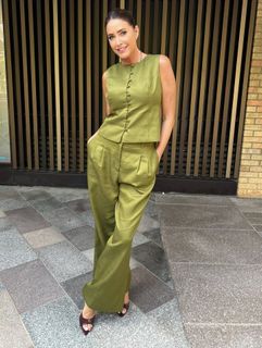 Lisa Snowdon feet photo thumbnail