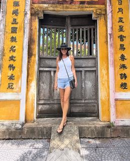 Lisa Snowdon feet photo thumbnail