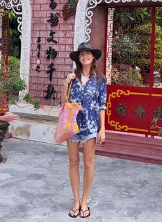 Lisa Snowdon feet photo thumbnail