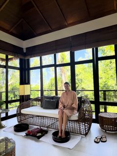 Lisa Snowdon feet photo thumbnail