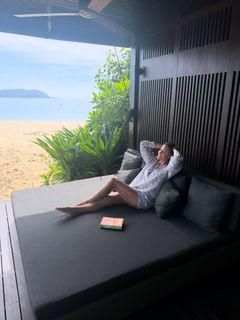 Lisa Snowdon feet photo thumbnail