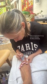 Lisa Snowdon feet photo thumbnail