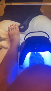 Lisa Snowdon feet photo thumbnail