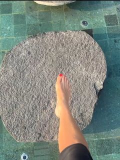 Lisa Snowdon feet photo 3