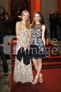 Lisa Vicari feet photo thumbnail