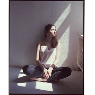 Lisa Vicari feet photo thumbnail