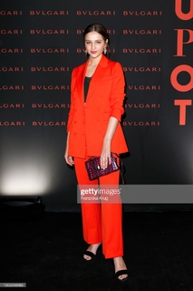 Lisa Vicari feet photo thumbnail