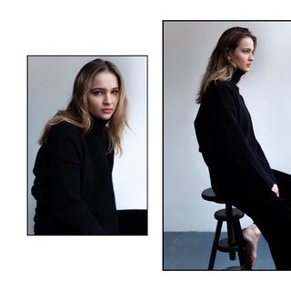 Lisa Vicari feet photo thumbnail