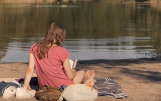 Lisa Vicari feet photo thumbnail