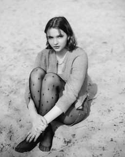 Lisa Vicari feet photo thumbnail