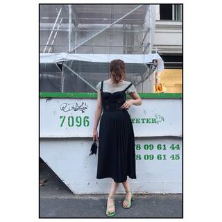 Lisa Vicari feet photo thumbnail