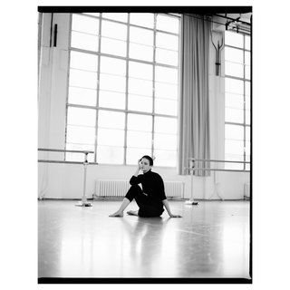 Lisa Vicari feet photo thumbnail