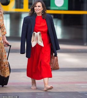 Lisa Wilkinson feet photo 5