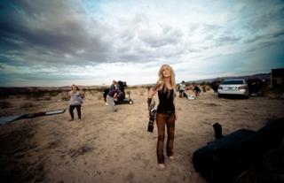 Lita Ford feet photo thumbnail