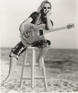 Lita Ford feet photo thumbnail
