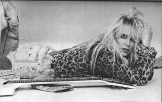 Lita Ford feet photo thumbnail