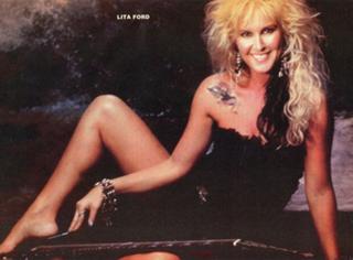 Lita Ford feet photo thumbnail