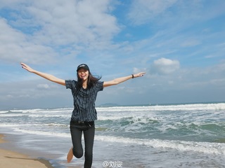 Liu Wen feet photo 3