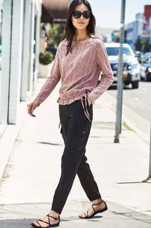 Liu Wen feet photo 13