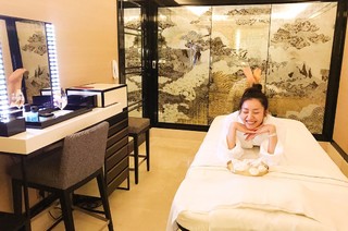 Liu Wen feet photo 9