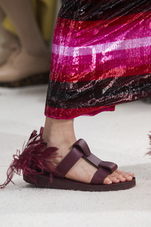 Liu Wen feet photo 19