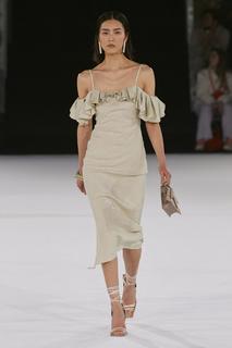 Liu Wen feet photo 3