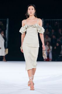 Liu Wen feet photo 2