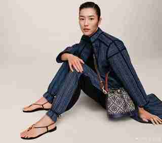 Liu Wen feet photo 9