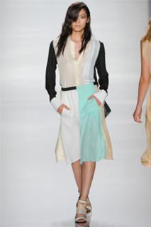 Liu Wen feet photo 1