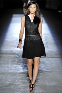 Liu Wen feet photo 18