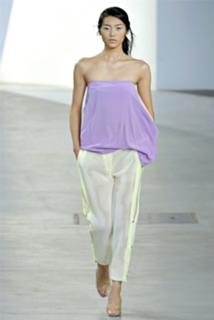 Liu Wen feet photo 10