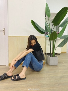 Liu Wen feet photo 12