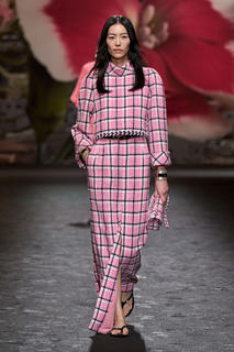 Liu Wen feet photo 10