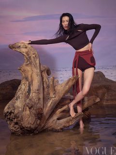 Liu Wen feet photo 4