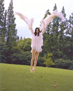 Liu Wen feet photo 1