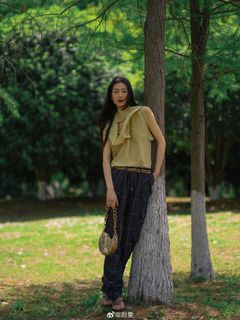 Liu Wen feet photo 4