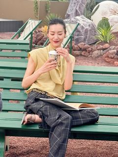 Liu Wen feet photo 2