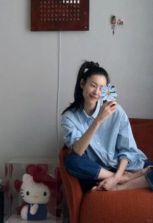 Liu Wen feet photo 4