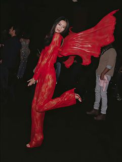 Liu Wen feet photo 3