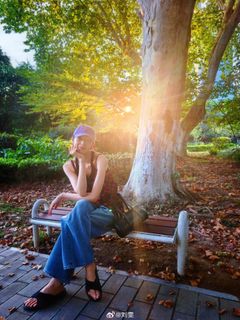 Liu Wen feet photo 3