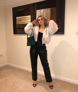 Liv Hanby feet photo 10